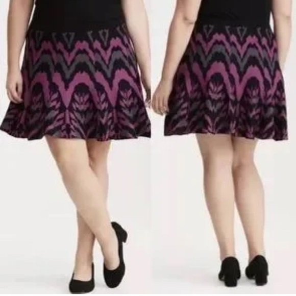 TORRID Sweater Skater Skirt in Purple Black Retro Print Size 0 Size Large 12 NEW - Picture 12 of 13